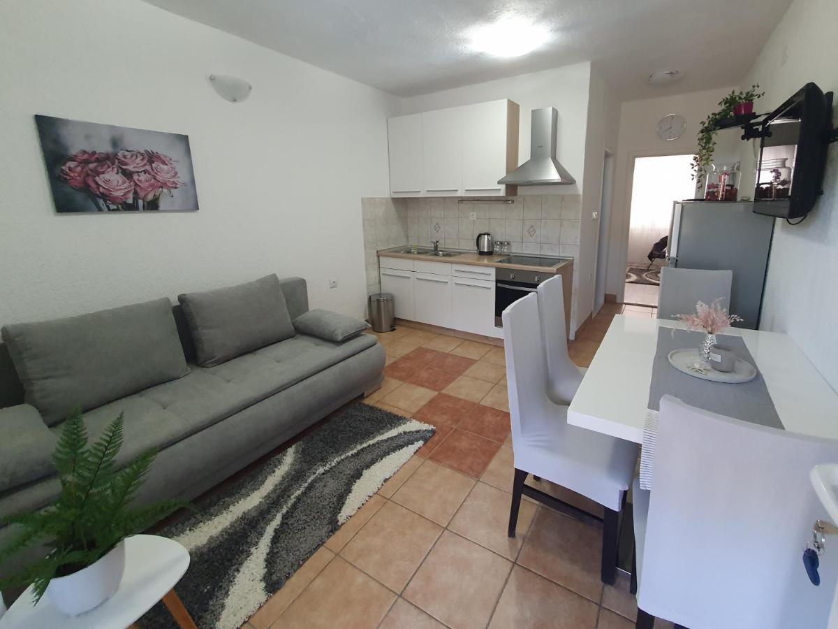 Apartman Mare ชิเบนิก ภายนอก รูปภาพ