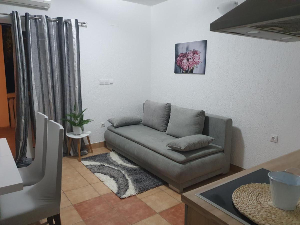 Apartman Mare ชิเบนิก ภายนอก รูปภาพ